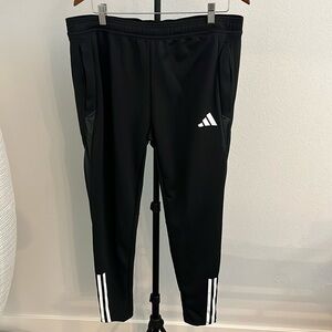 BRAND NEW MENS PANTS - ADIDAS BLACK
Size: Large